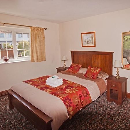 The White Hart Hotel Menheniot Экстерьер фото