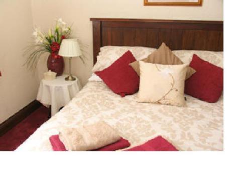 The White Hart Hotel Menheniot Экстерьер фото