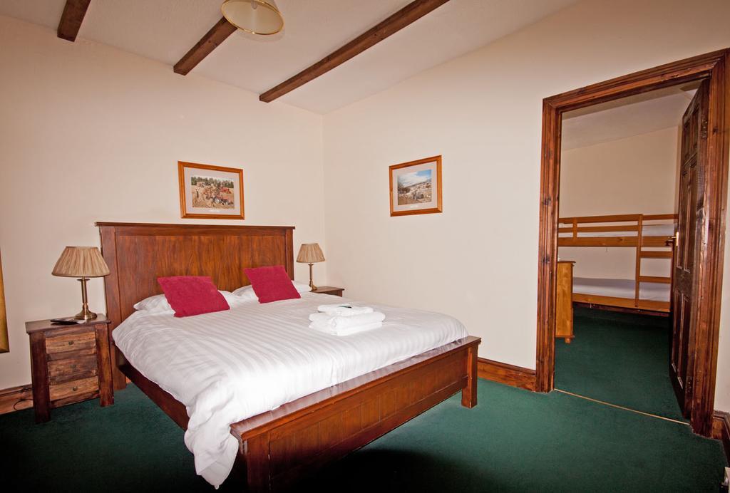 The White Hart Hotel Menheniot Номер фото