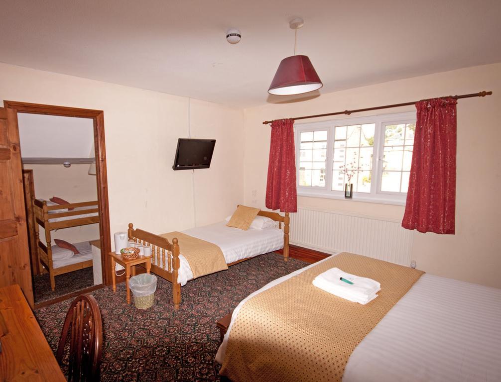 The White Hart Hotel Menheniot Номер фото